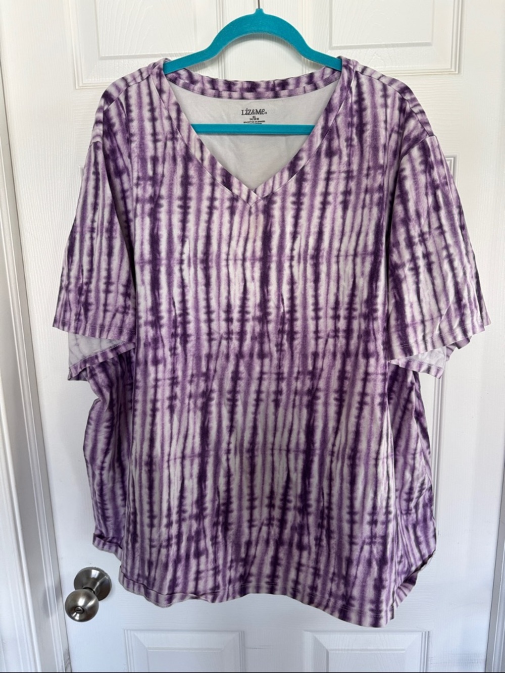 Liz & Me Purple Tie-Dye V-Neck Short Sleeve Top